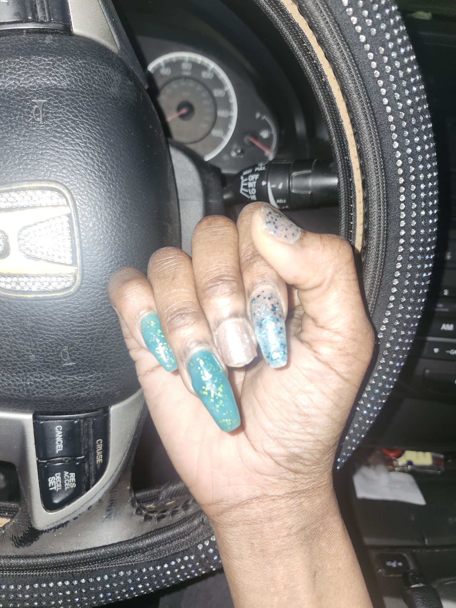 Lucky Nails Salon nail photo 1